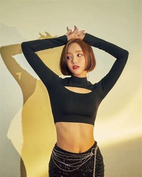 yeonwoo|Yeonwoo (MOMOLAND) profile, age & facts (2024 updated).